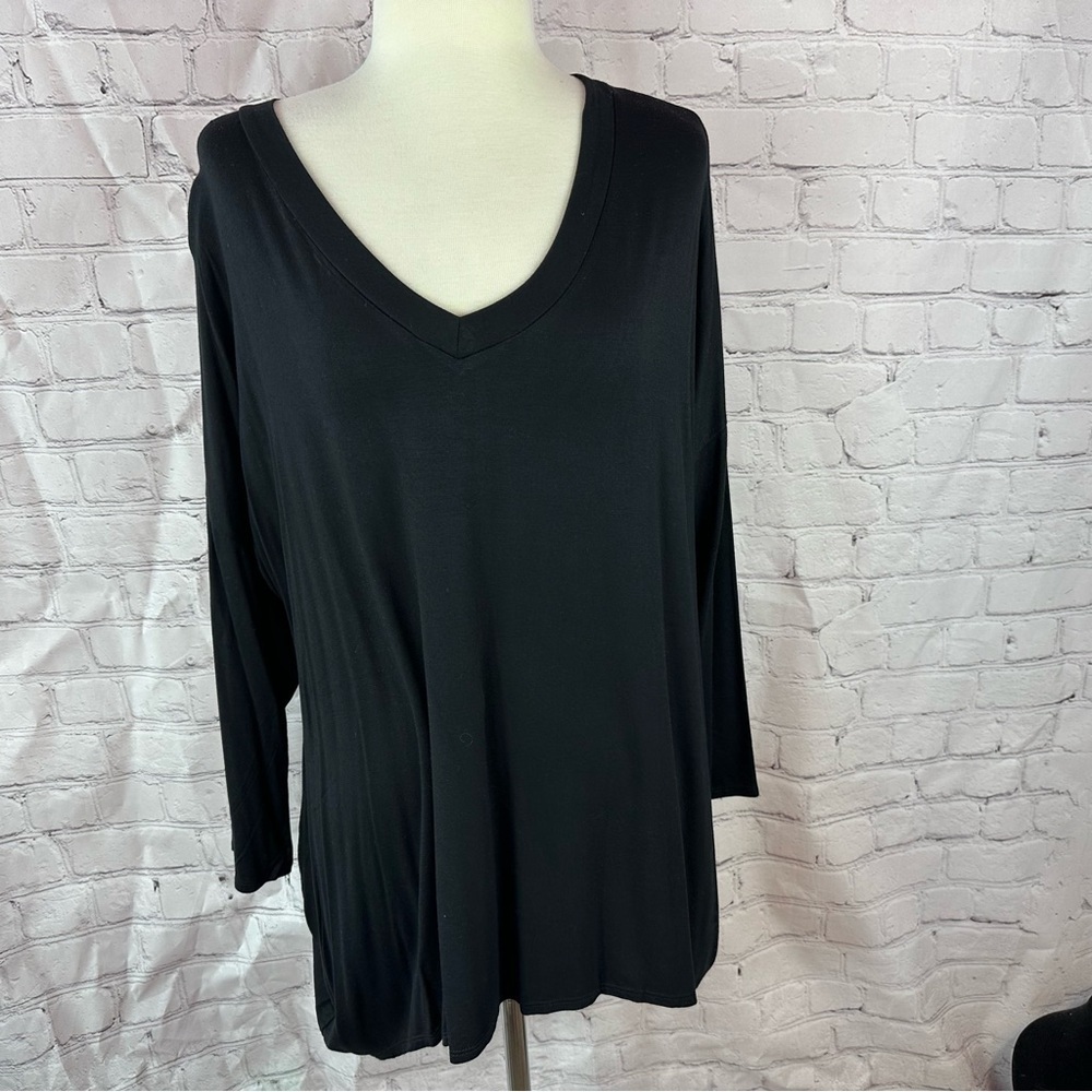 NWT annabelle boutique Black knit V-Neck Womens Top high low hem tunic